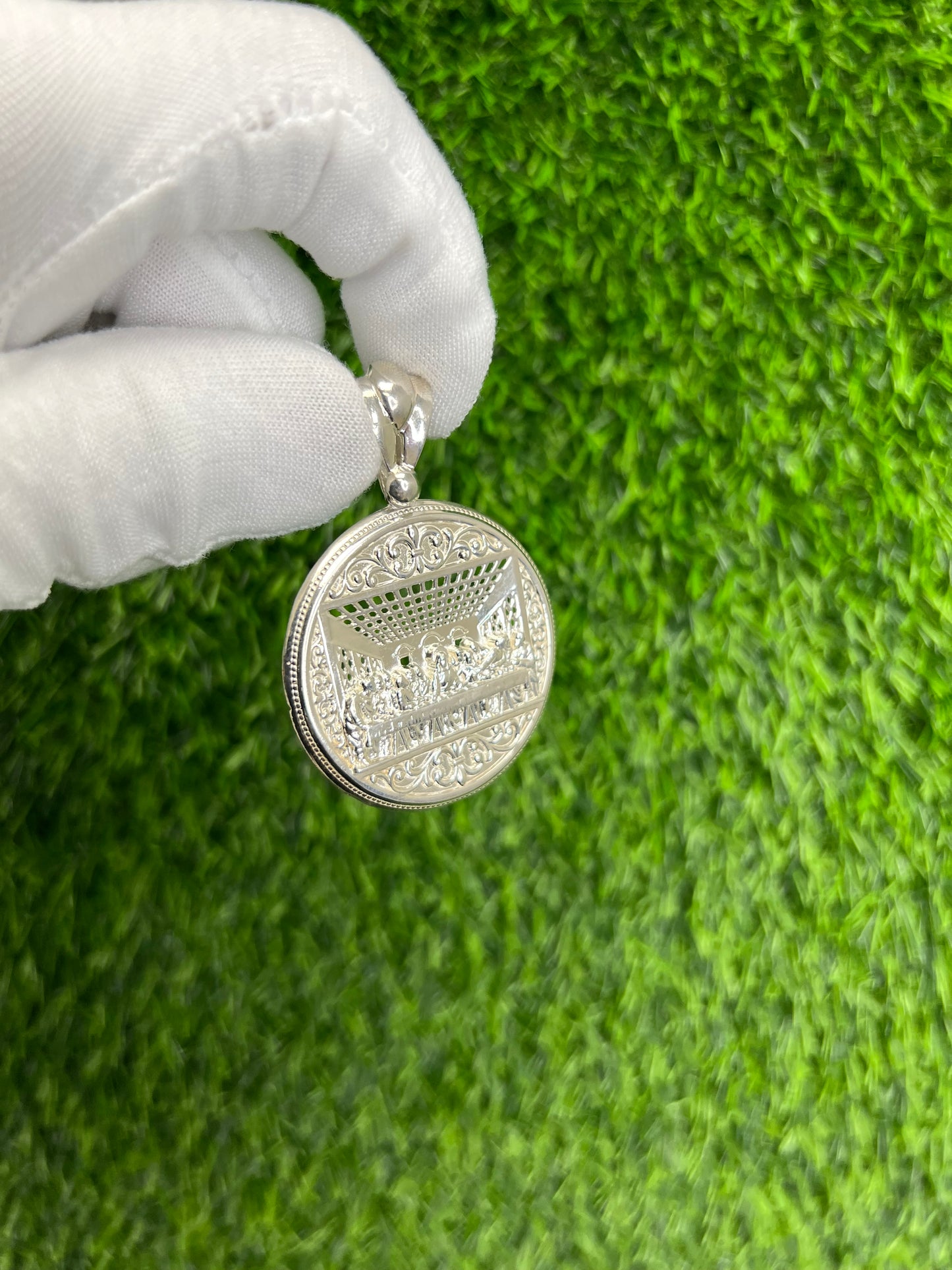 Round Last Supper Pendant