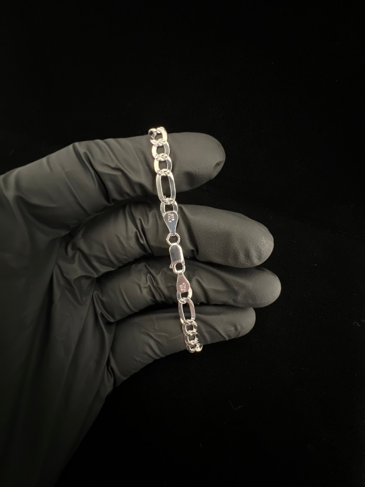 5.8mm Figaro Diamond Cut Bracelet ￼