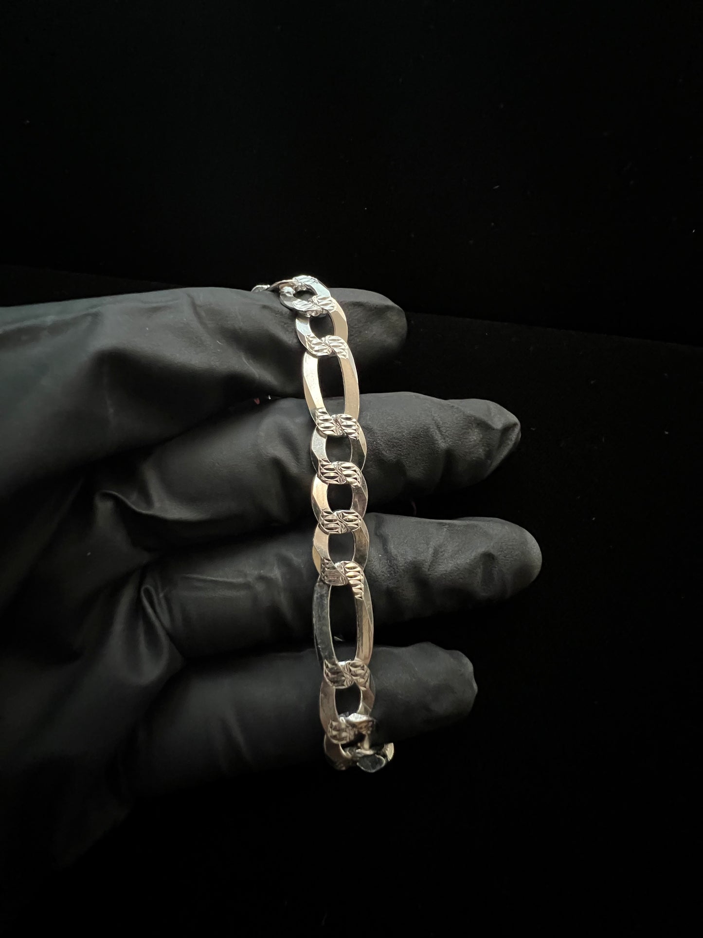 10mm Figaro Bracelet ￼